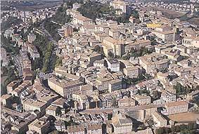 Discover Fermo